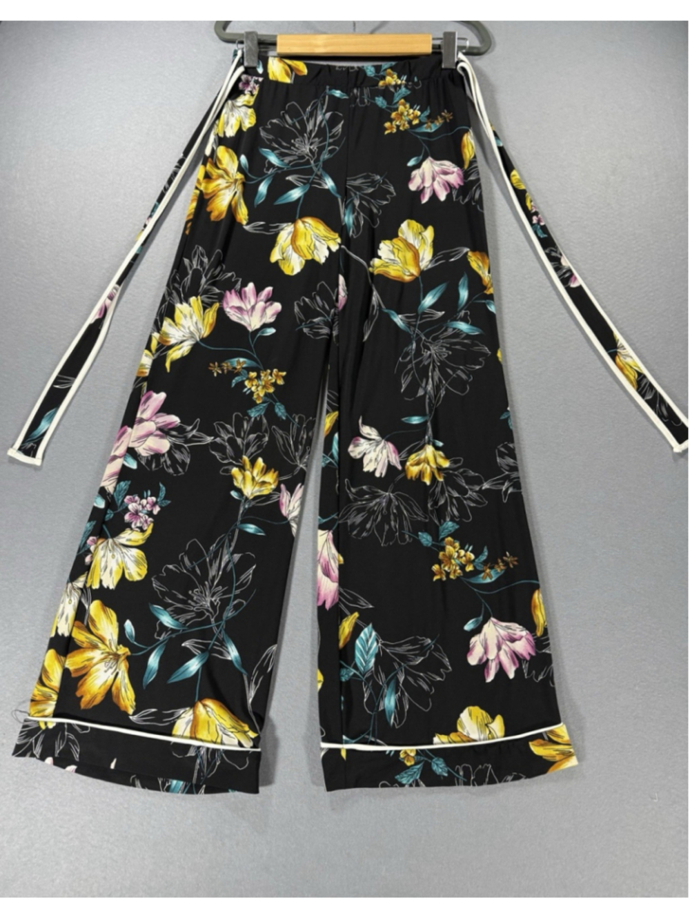 Monteau wide-leg Black Floral Yellow & Pink Flowy Summer Size Medium Stretch